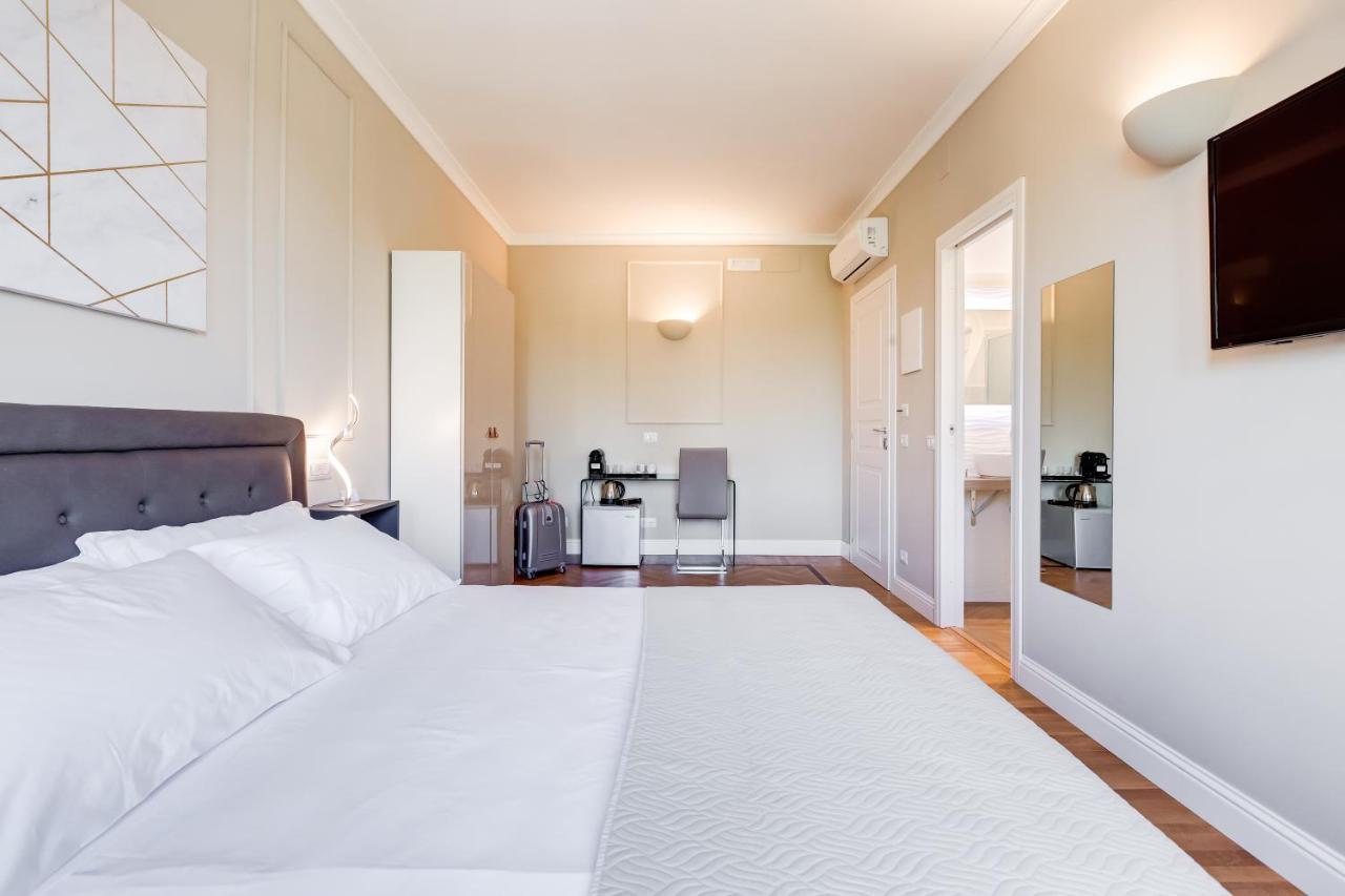 Mellini Palace Suites By Premium Suites Collection โรม ภายนอก รูปภาพ